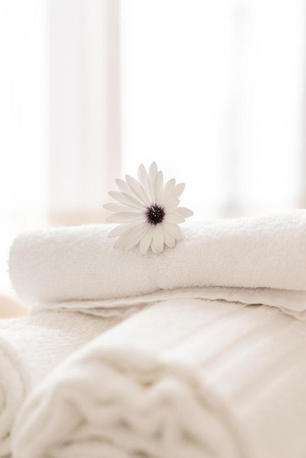 Nora Guesthouse Rooms And Villas プーラ エクステリア 写真