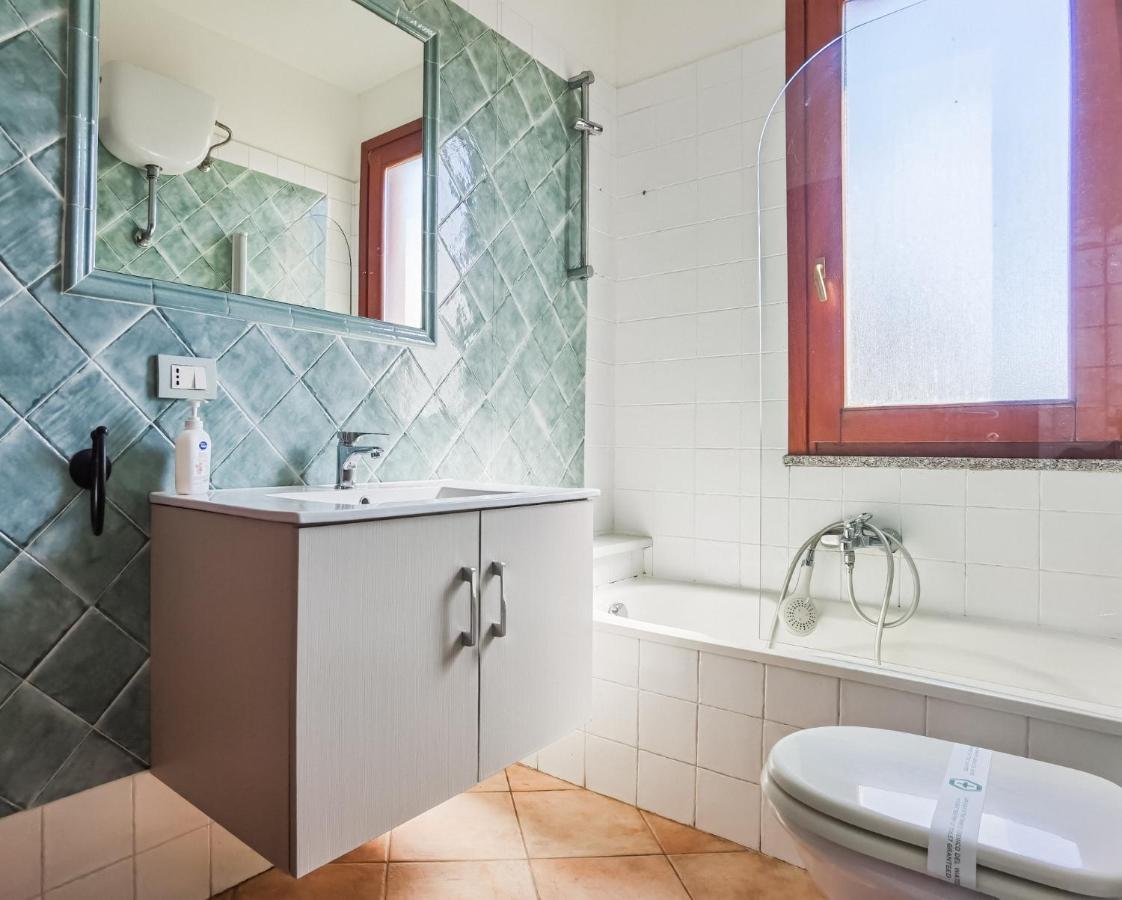 Nora Guesthouse Rooms And Villas プーラ エクステリア 写真