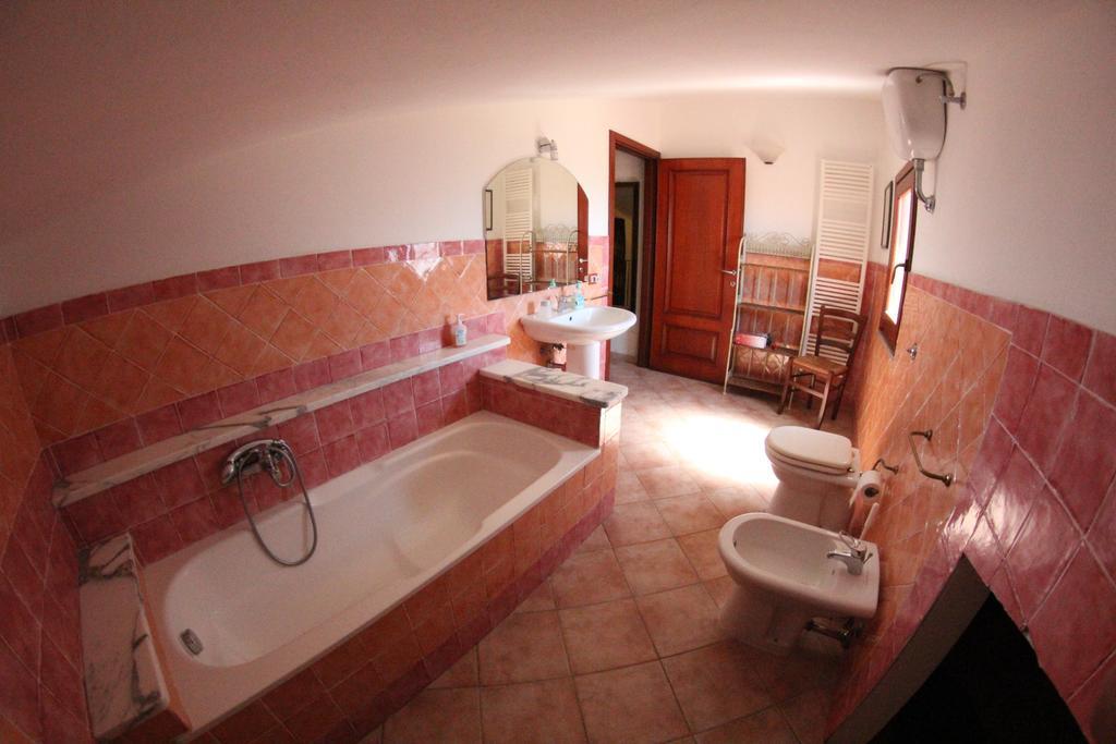 Nora Guesthouse Rooms And Villas プーラ 部屋 写真